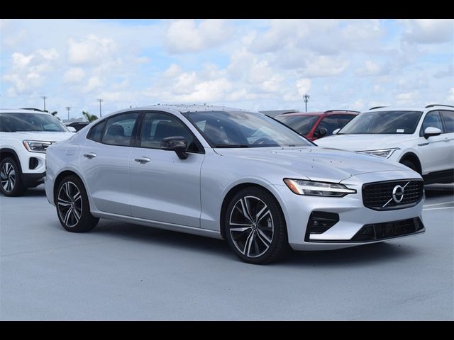 2022 Volvo S60 R-Design