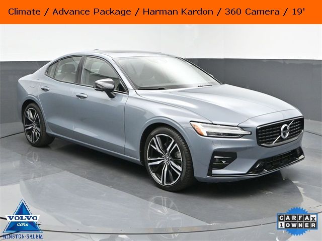 2022 Volvo S60 R-Design