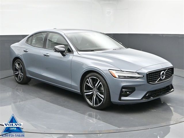 2022 Volvo S60 R-Design