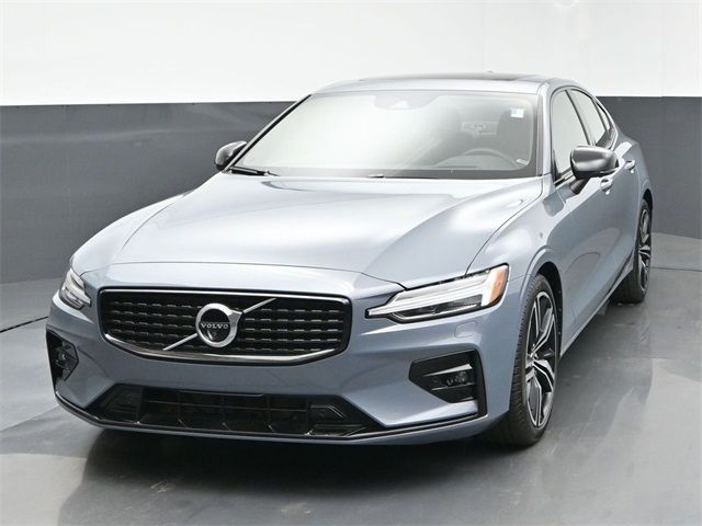 2022 Volvo S60 R-Design