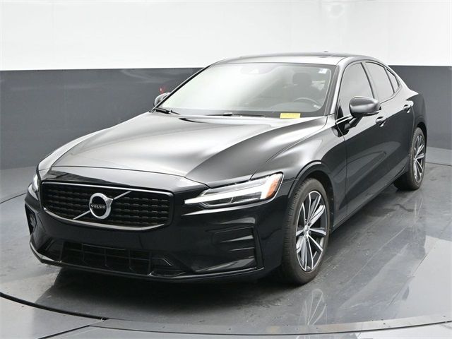 2022 Volvo S60 Momentum