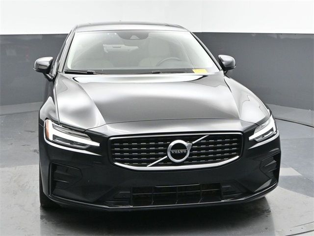 2022 Volvo S60 Momentum