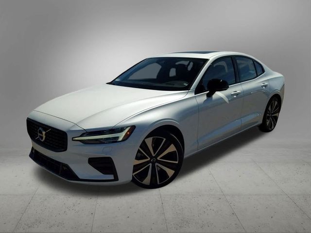 2022 Volvo S60 Momentum