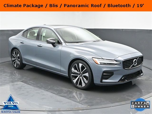 2022 Volvo S60 Momentum