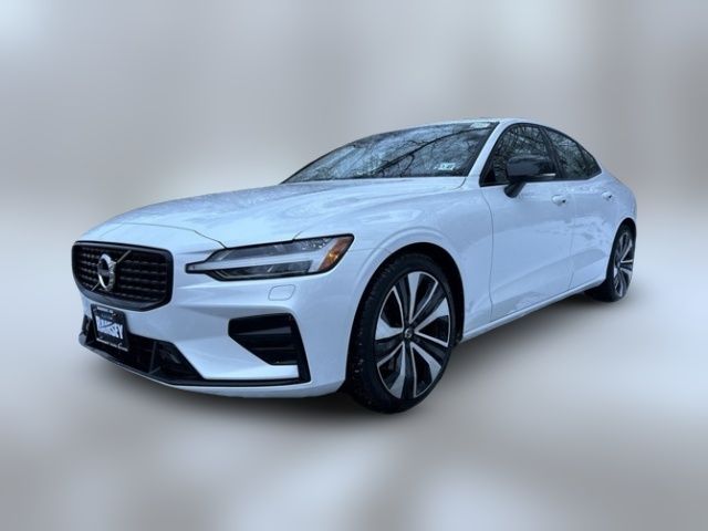 2022 Volvo S60 Momentum