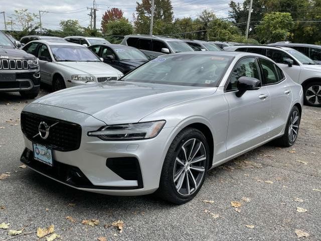 2022 Volvo S60 Momentum