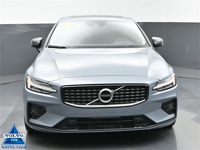 2022 Volvo S60 Momentum