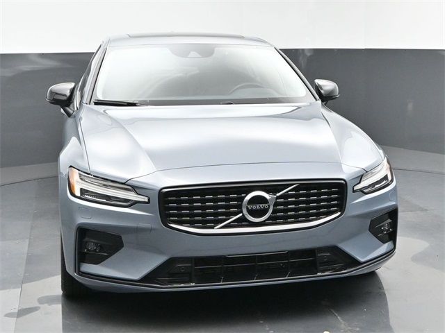 2022 Volvo S60 Momentum