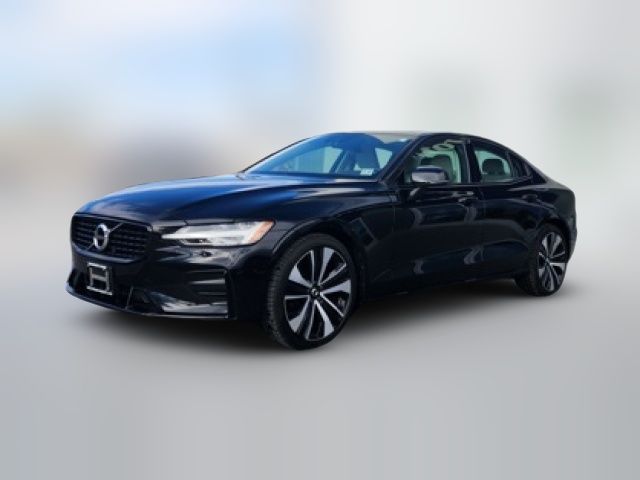 2022 Volvo S60 Momentum