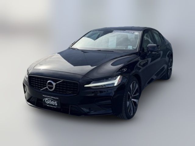 2022 Volvo S60 Momentum