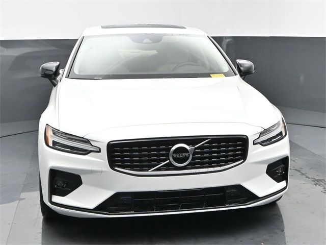 2022 Volvo S60 Momentum