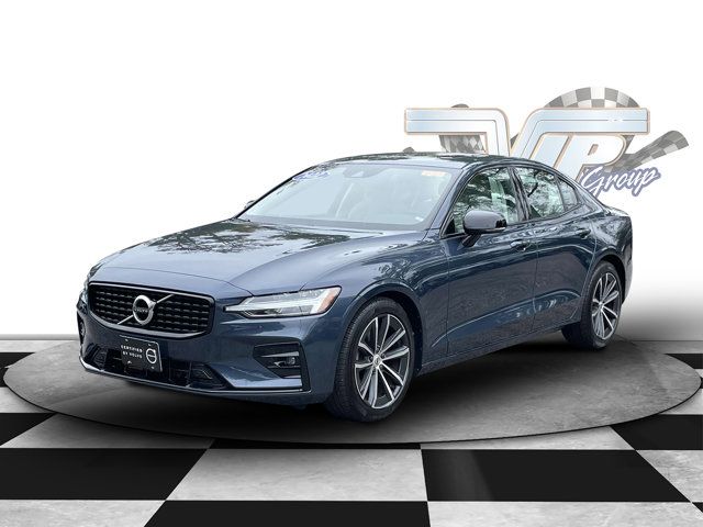 2022 Volvo S60 Momentum