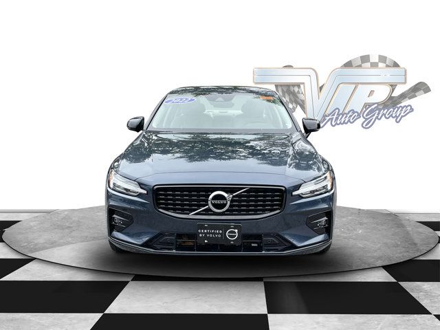 2022 Volvo S60 Momentum