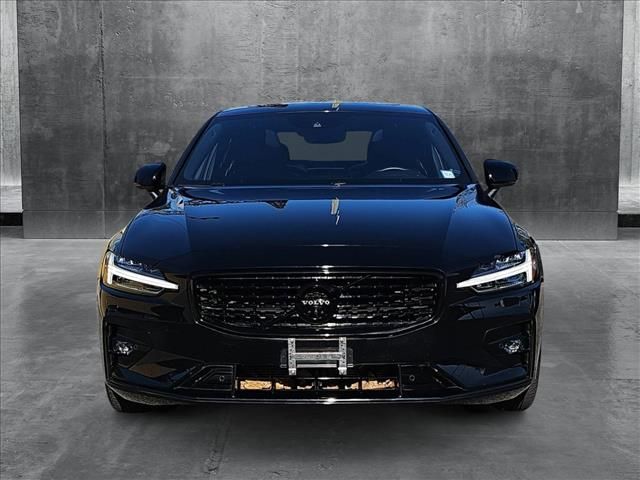 2022 Volvo S60 Black Edition R-Design