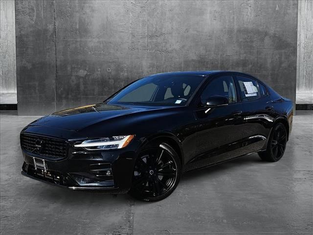 2022 Volvo S60 Black Edition R-Design