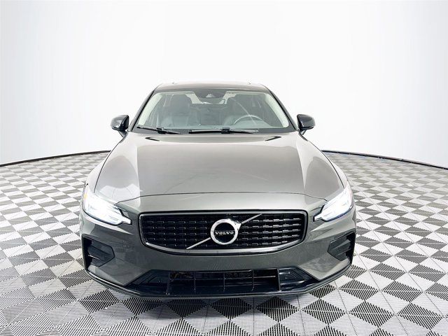 2022 Volvo S60 Momentum