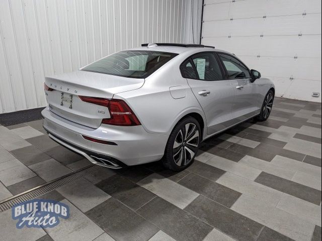 2022 Volvo S60 Momentum