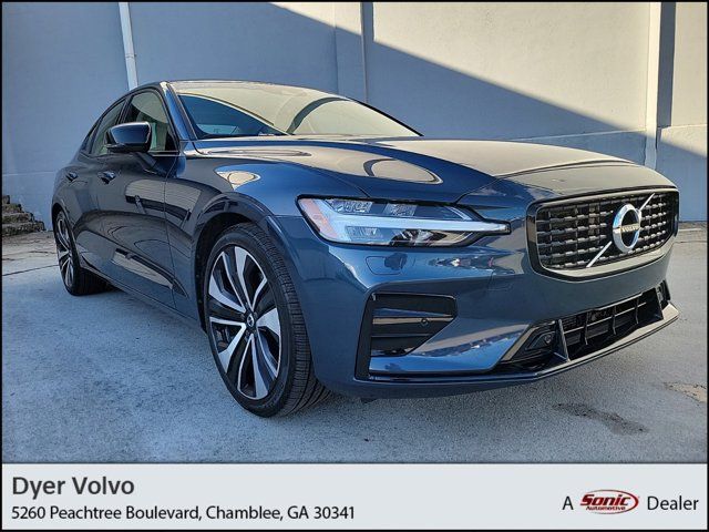 2022 Volvo S60 Momentum