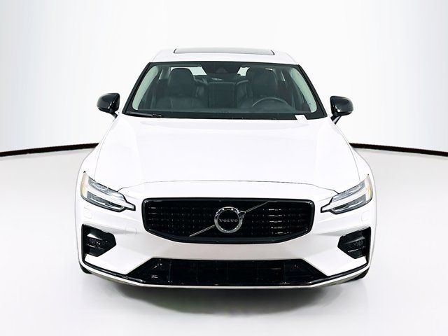 2022 Volvo S60 Momentum