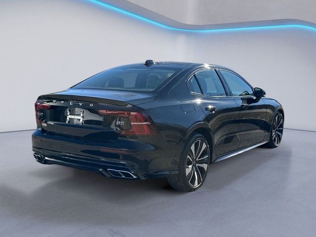 2022 Volvo S60 Momentum