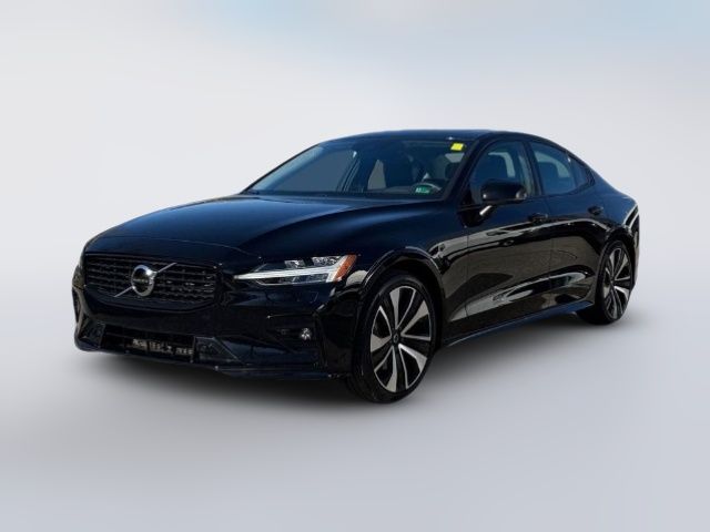 2022 Volvo S60 Momentum