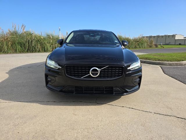 2022 Volvo S60 Momentum