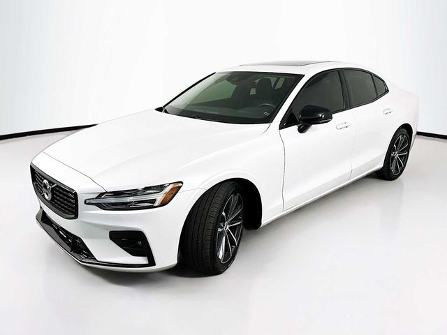 2022 Volvo S60 Momentum