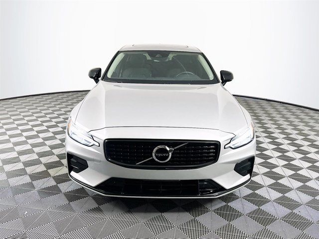 2022 Volvo S60 Momentum