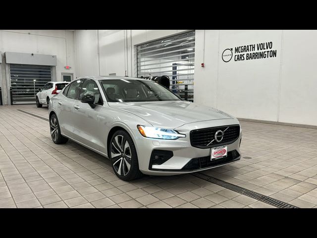 2022 Volvo S60 Momentum