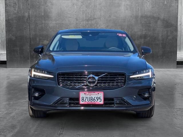 2022 Volvo S60 Momentum