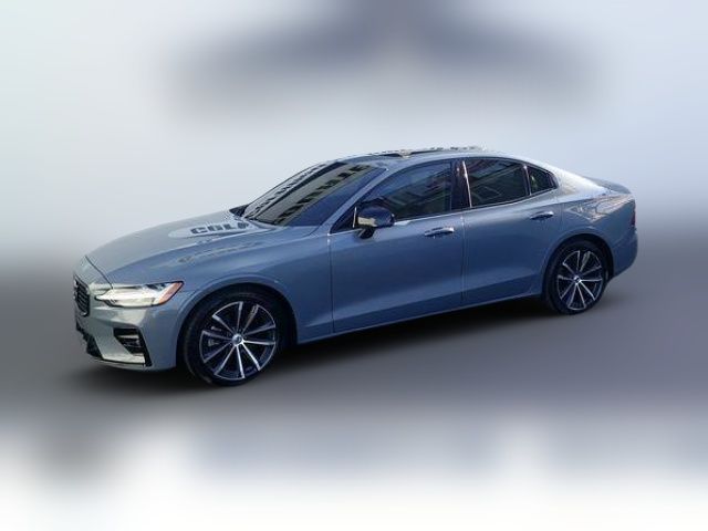 2022 Volvo S60 Momentum