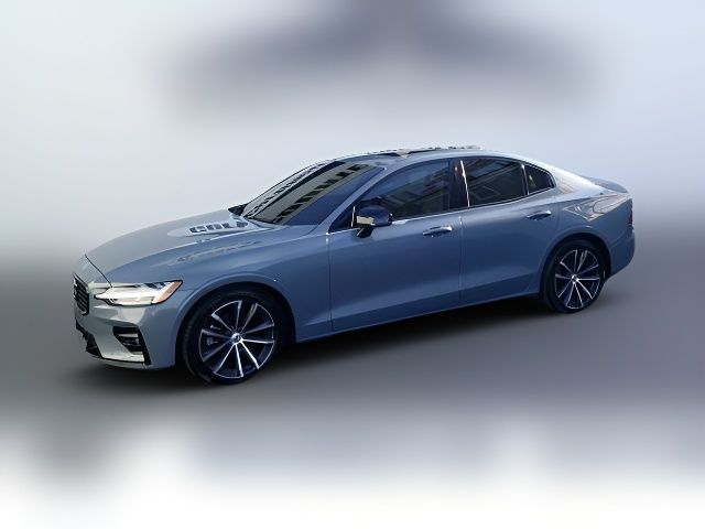 2022 Volvo S60 Momentum