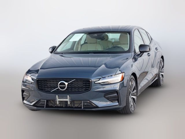 2022 Volvo S60 Momentum