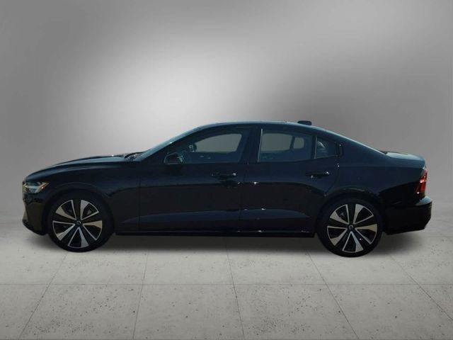 2022 Volvo S60 Momentum