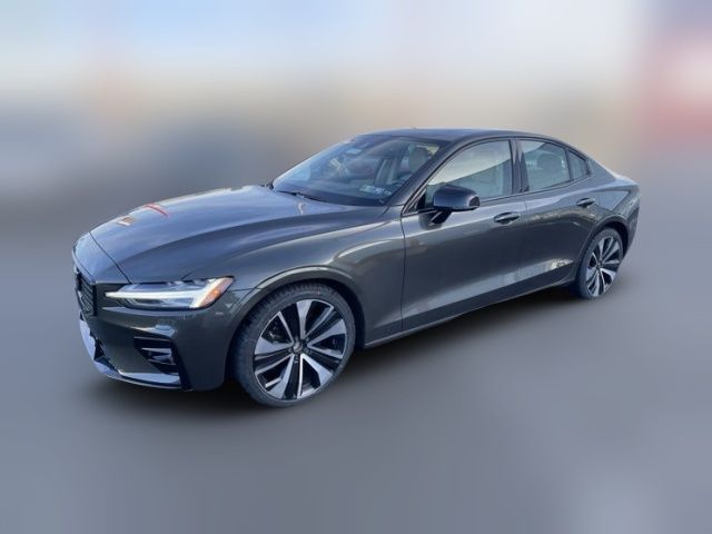 2022 Volvo S60 Momentum