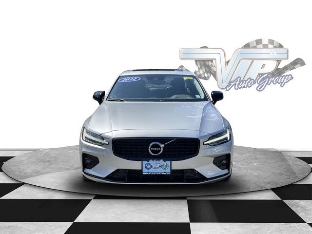 2022 Volvo S60 Momentum