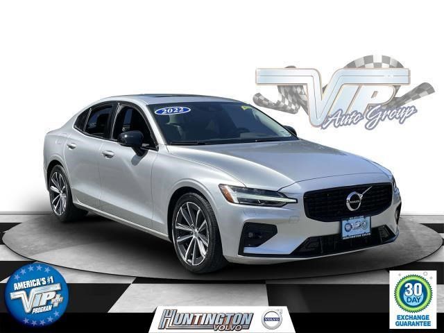 2022 Volvo S60 Momentum