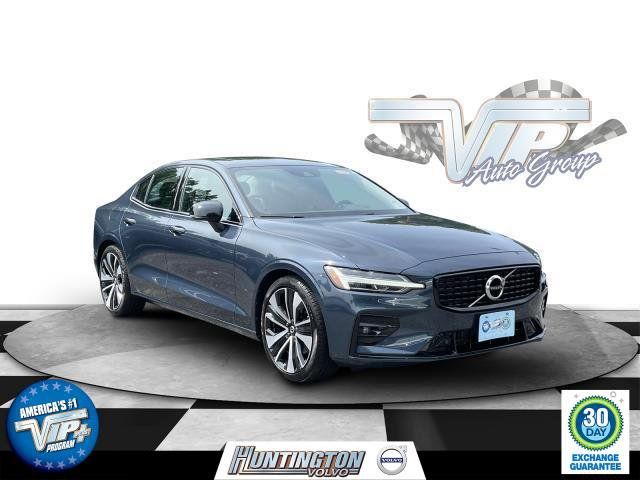 2022 Volvo S60 Momentum