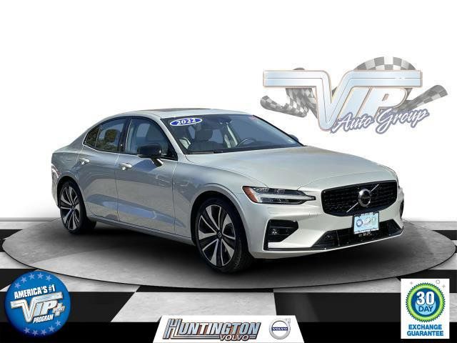 2022 Volvo S60 Momentum