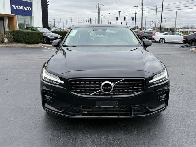 2022 Volvo S60 Momentum