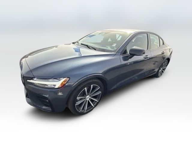 2022 Volvo S60 Momentum