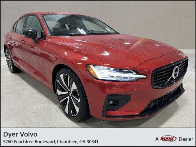 2022 Volvo S60 Momentum