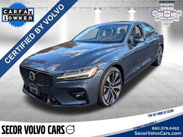 2022 Volvo S60 Momentum