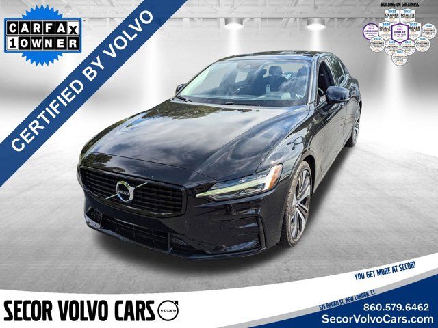 2022 Volvo S60 Momentum