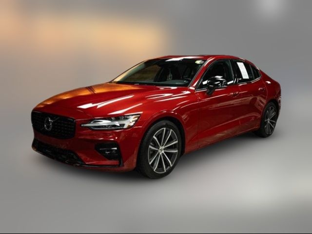 2022 Volvo S60 Black Edition Momentum