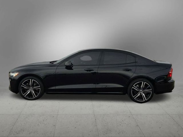 2022 Volvo S60 R-Design