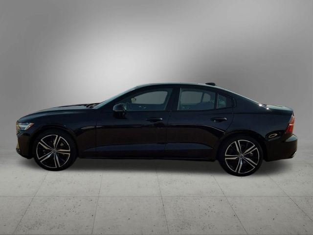 2022 Volvo S60 R-Design