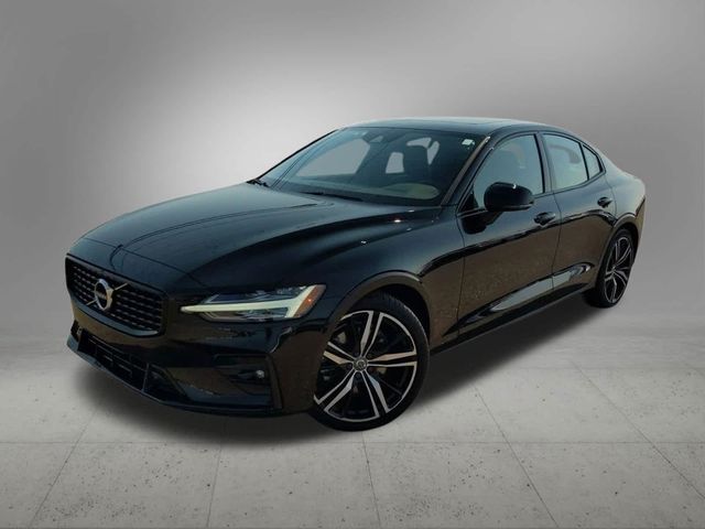 2022 Volvo S60 R-Design