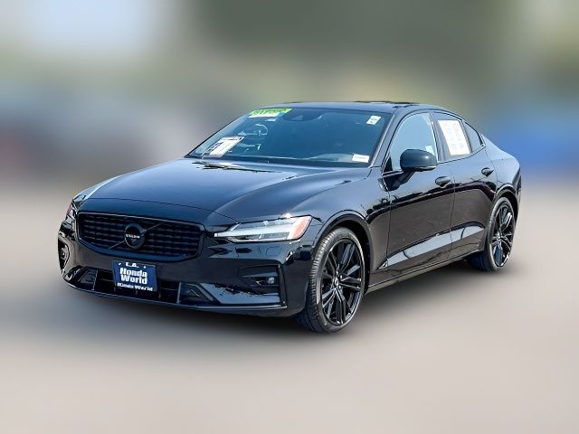 2022 Volvo S60 Black Edition R-Design