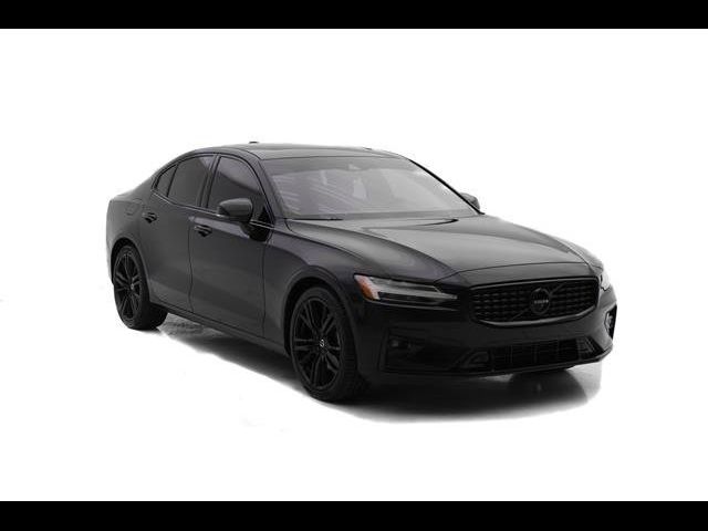 2022 Volvo S60 Black Edition R-Design